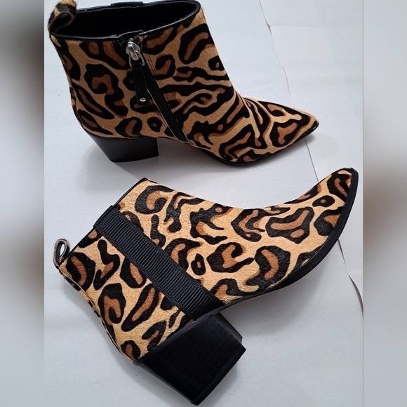 NEW Italian Linea Paolo Real Calf Hair Booties  Size 7.5 - Picture 1 of 9